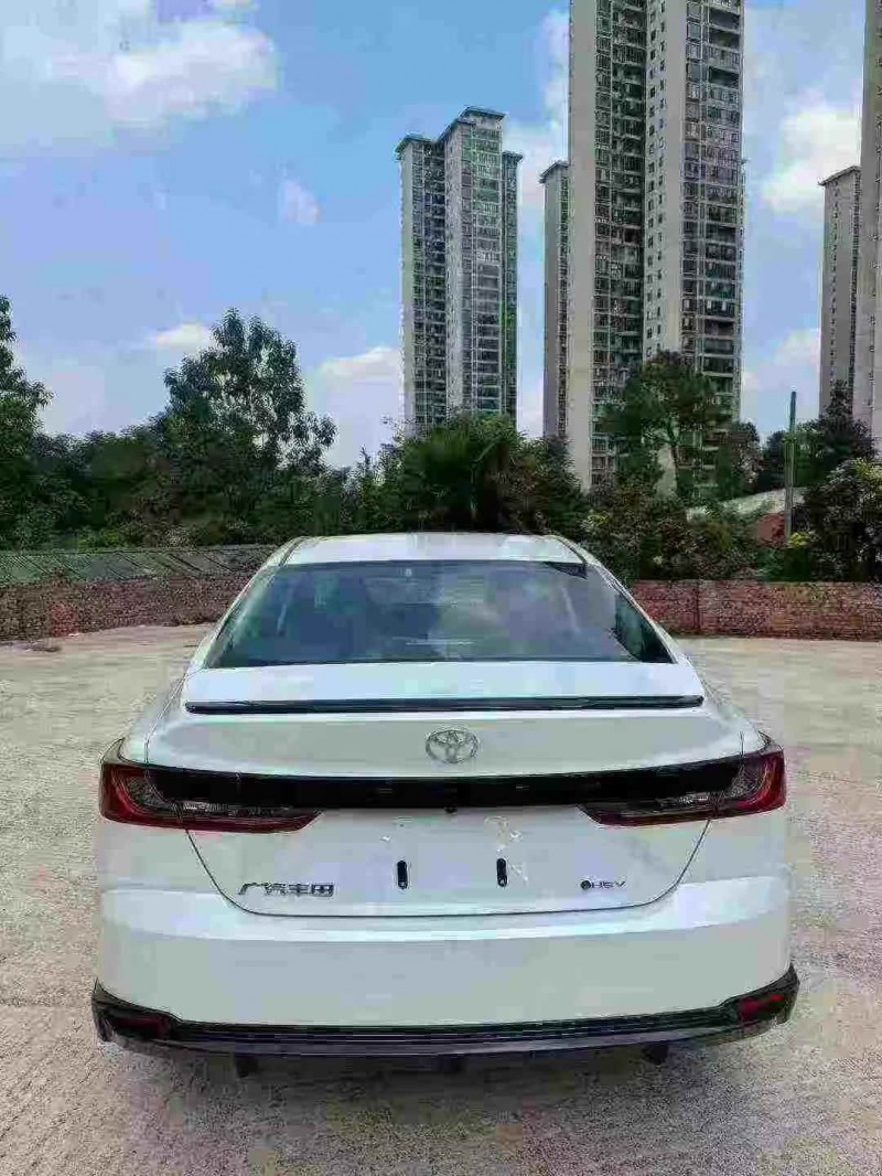 武汉25年丰田凯美瑞7