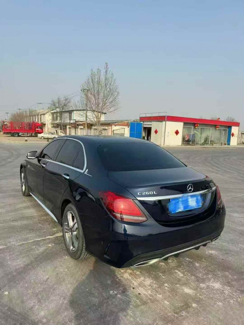 济宁19年奔驰C7