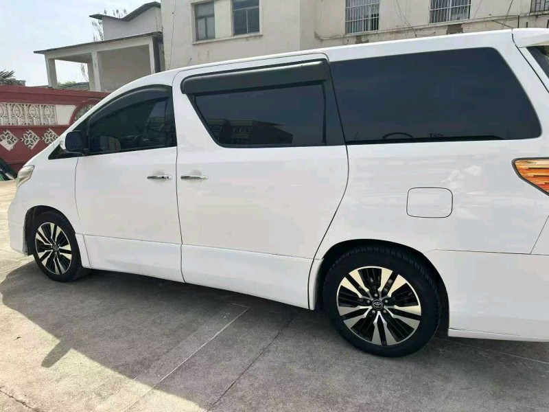 枣庄14年丰田埃尔法7