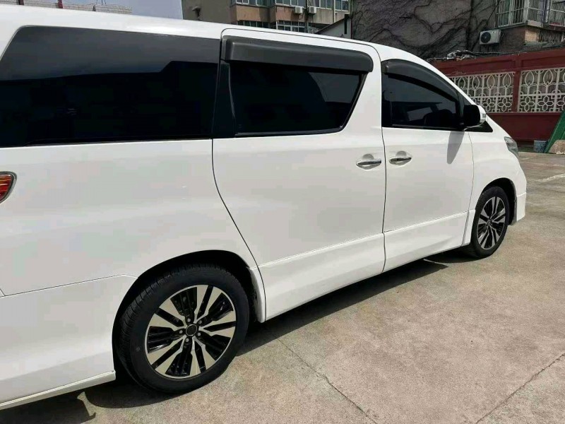 枣庄14年丰田埃尔法8