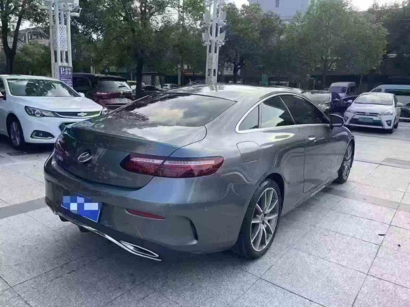 苏州21年奔驰E8