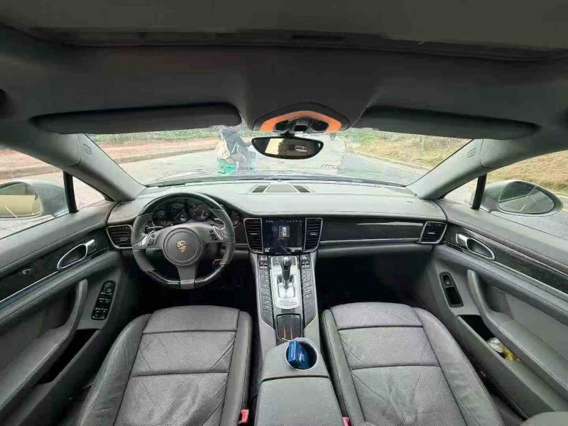 南平13年保时捷帕拉梅拉6