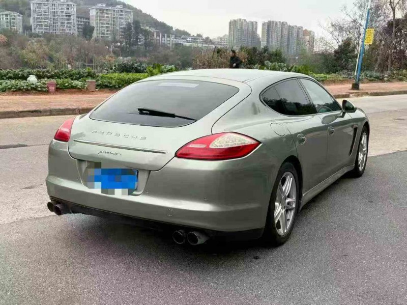 南平13年保时捷帕拉梅拉8