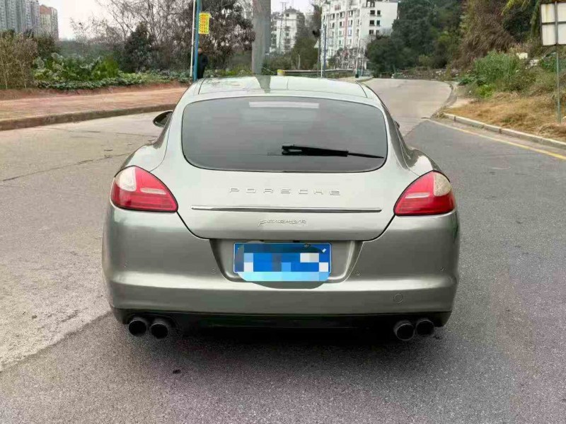 南平13年保时捷帕拉梅拉9