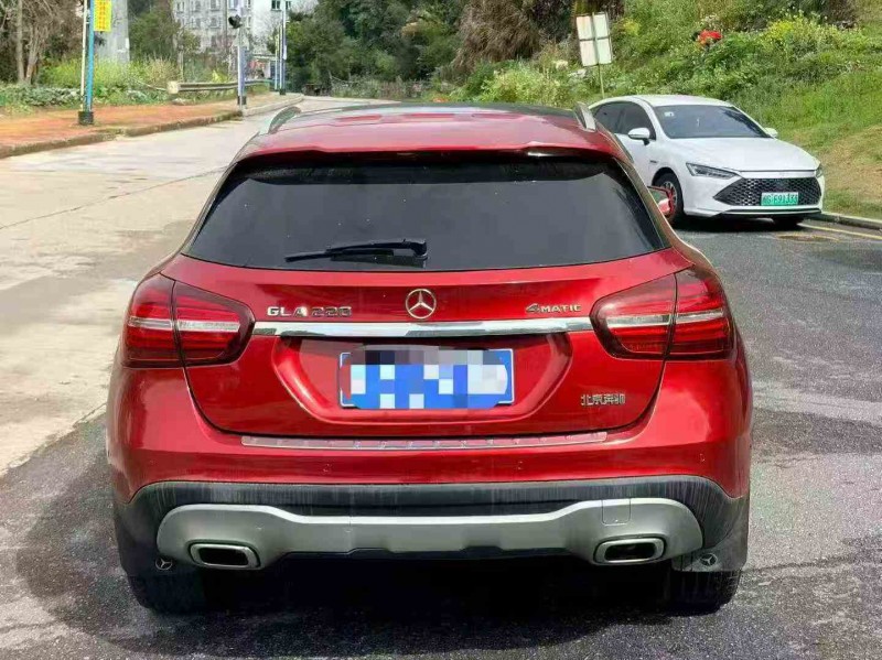 三明17年奔驰GLA9