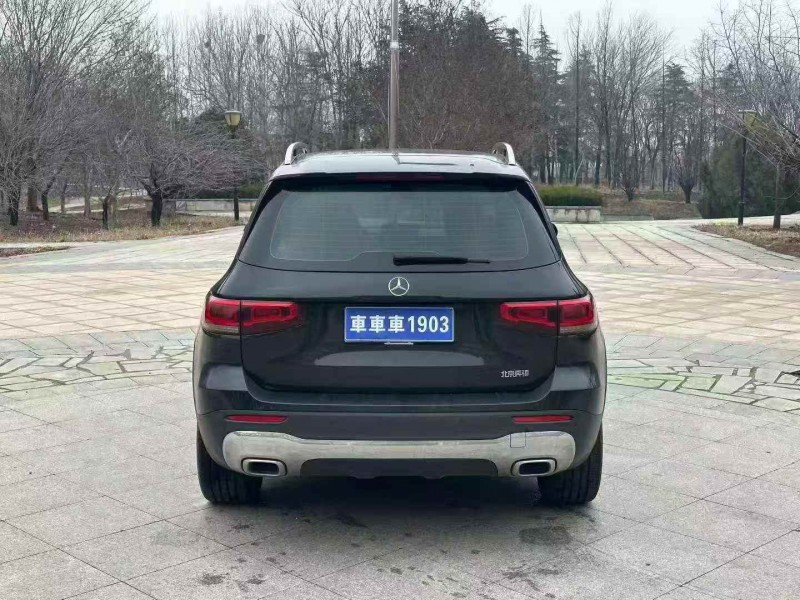 济宁22年奔驰GLB9