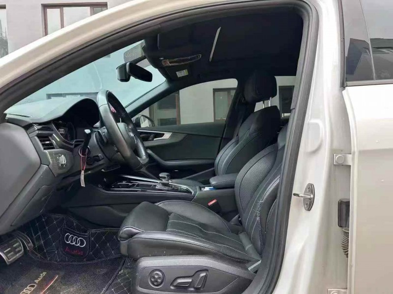 济宁23年奥迪A4L5