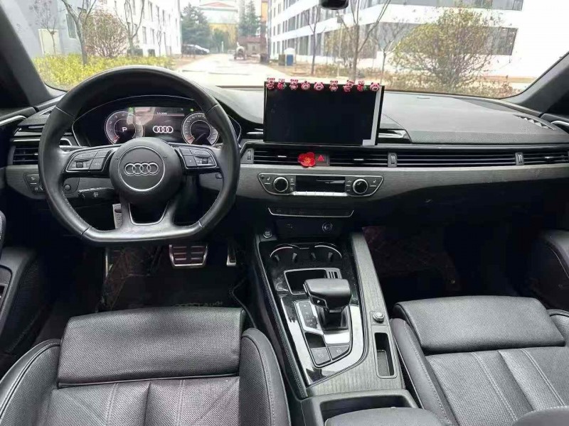 济宁23年奥迪A4L6