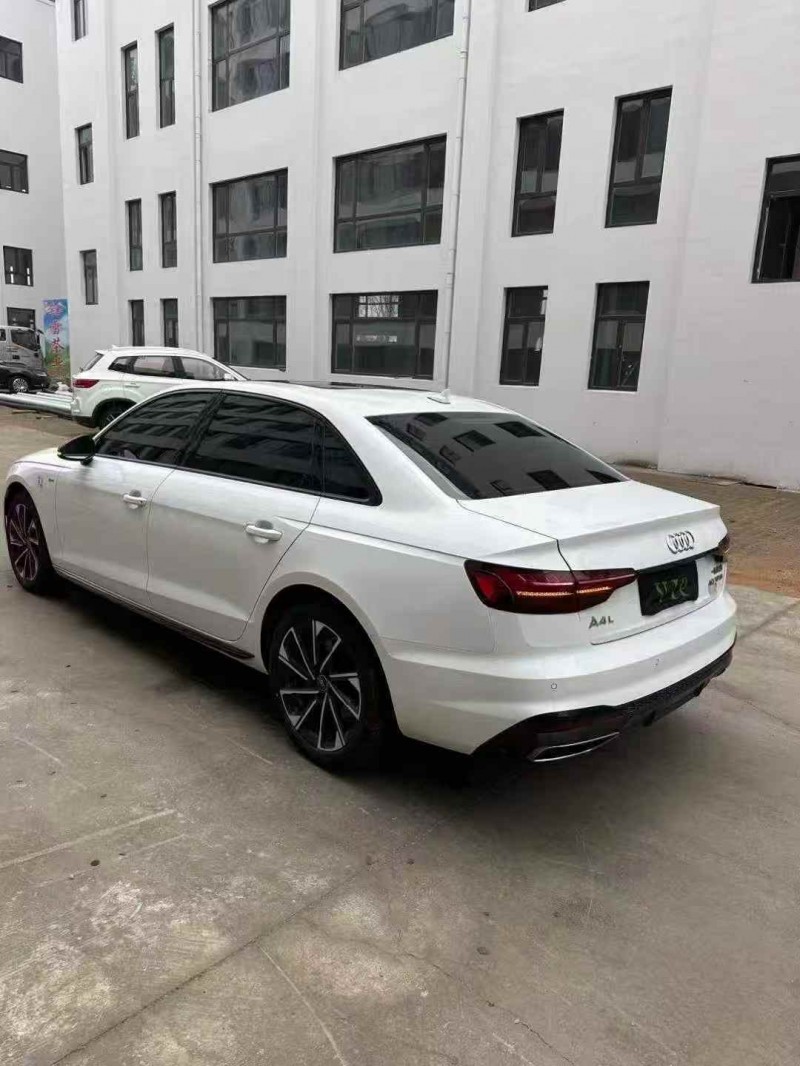 济宁23年奥迪A4L8