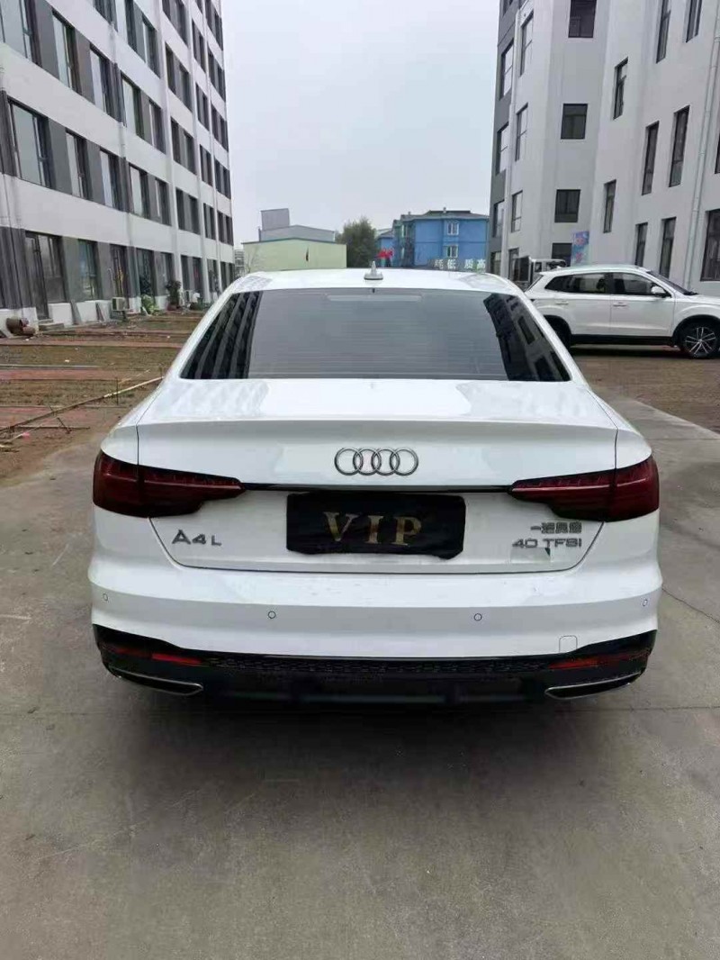 济宁23年奥迪A4L9