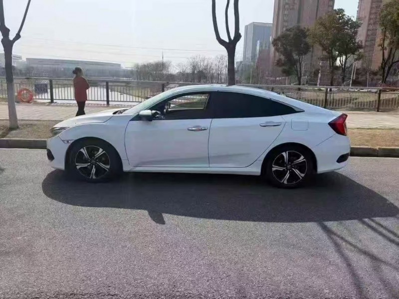 武汉18年本田思域5