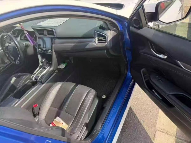 武汉18年本田思域8