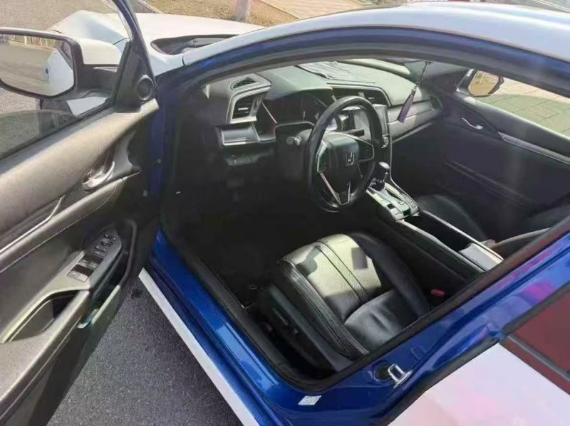 武汉18年本田思域9