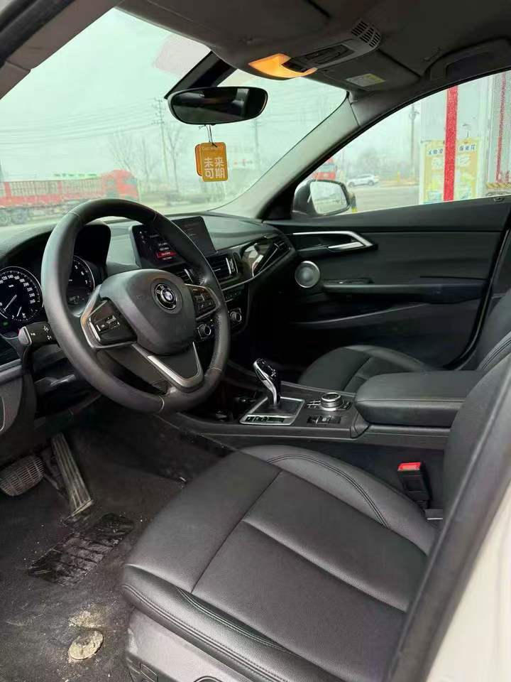 承德21年宝马1系3