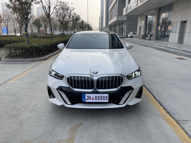 济宁24年宝马5系1