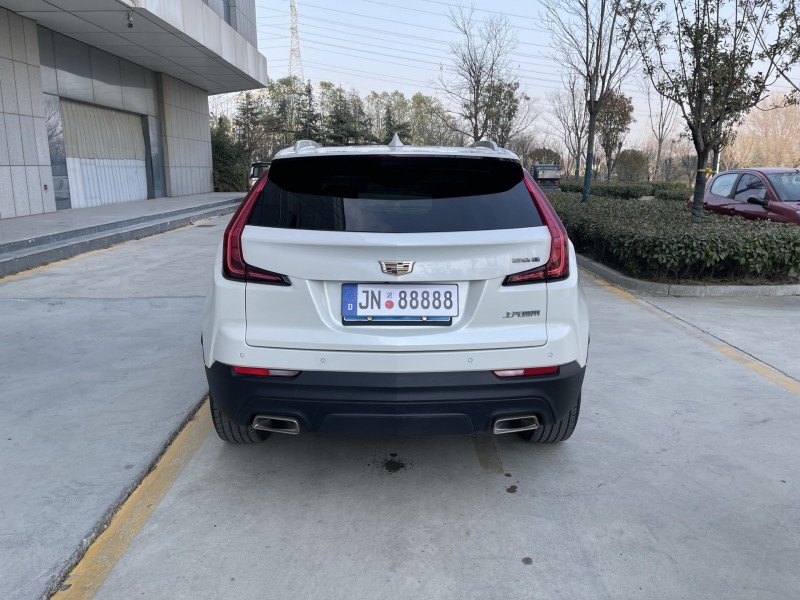 济宁22年凯迪拉克XT48