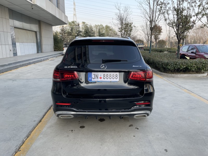 济宁19年奔驰GLC8