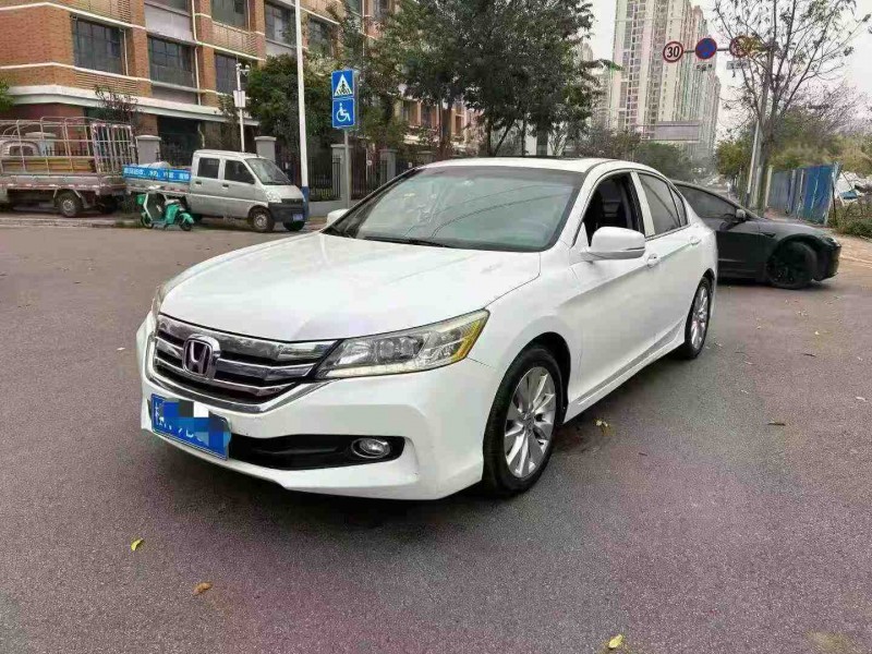 南宁14年本田雅阁2