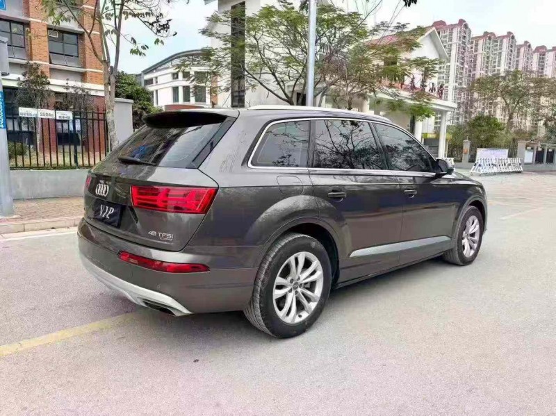 南宁18年奥迪Q77
