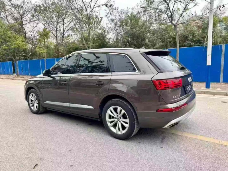 南宁18年奥迪Q78