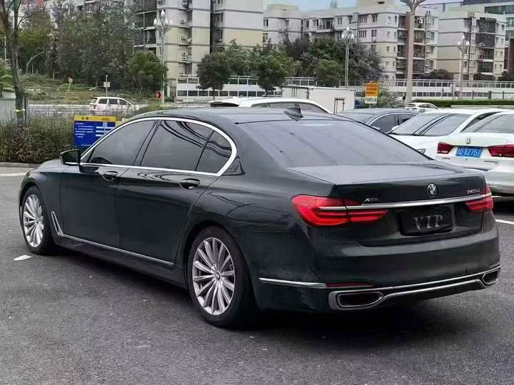 重庆17年宝马7系7