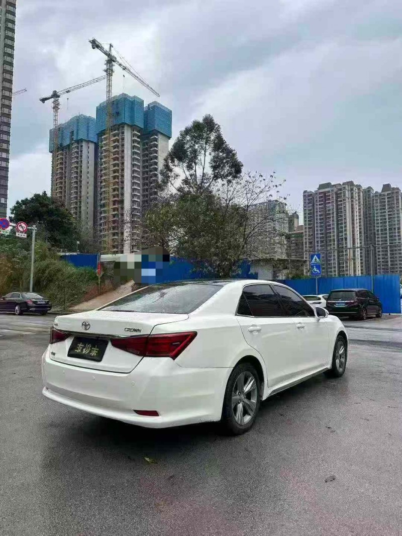 南宁17年丰田皇冠7