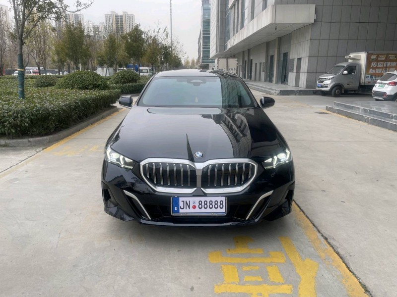济宁24年宝马5系1