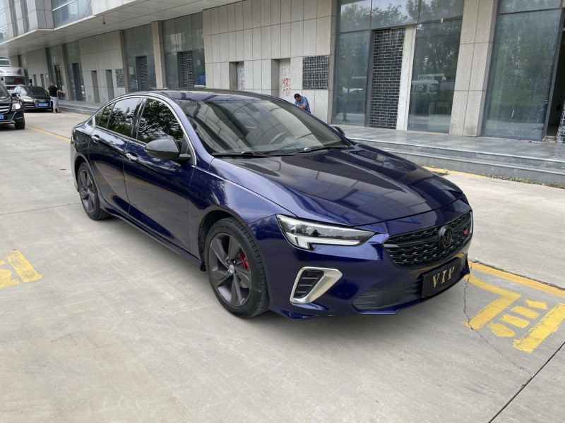 济宁21年别克君威2