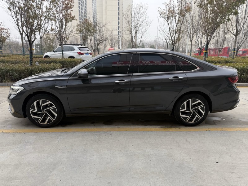 济宁23年大众速腾4