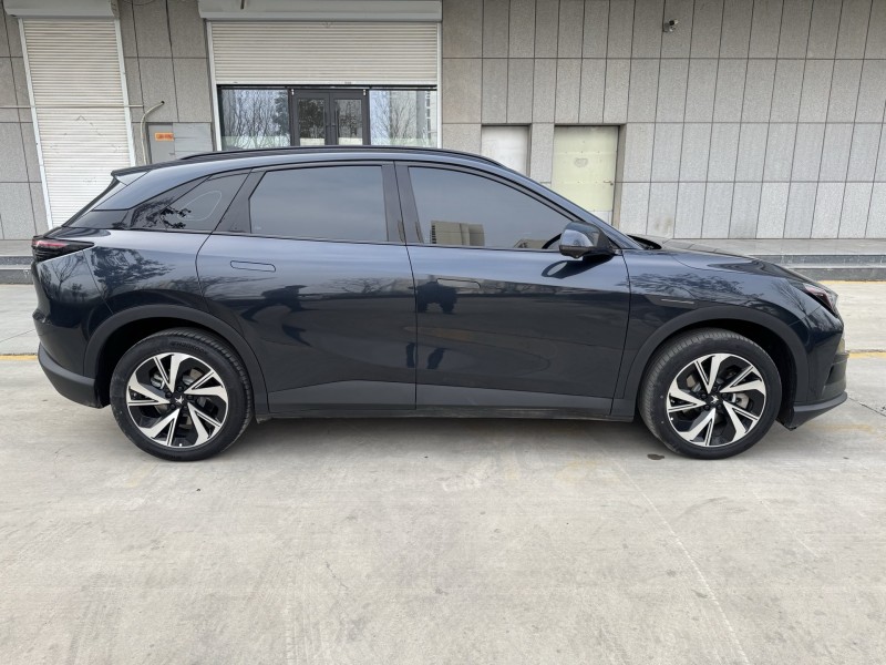 济宁24年极狐汽车阿尔法4