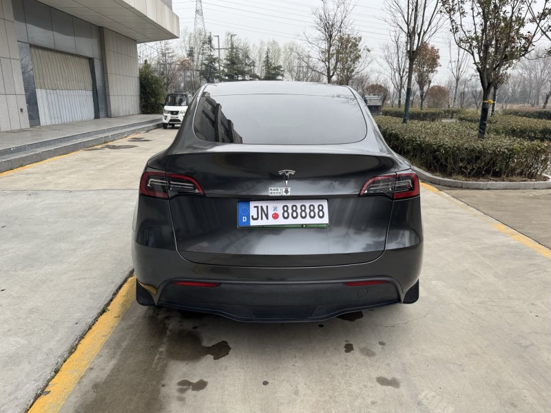济宁23年特斯拉MODEL Y9