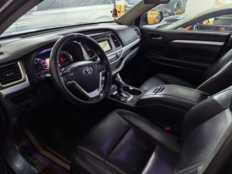 济宁18年丰田汉兰达3