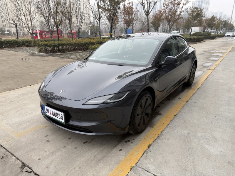 济宁25年特斯拉MODEL 32