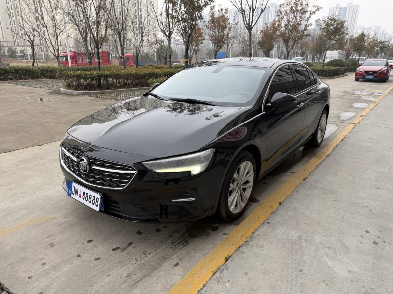 济宁22年别克君威2