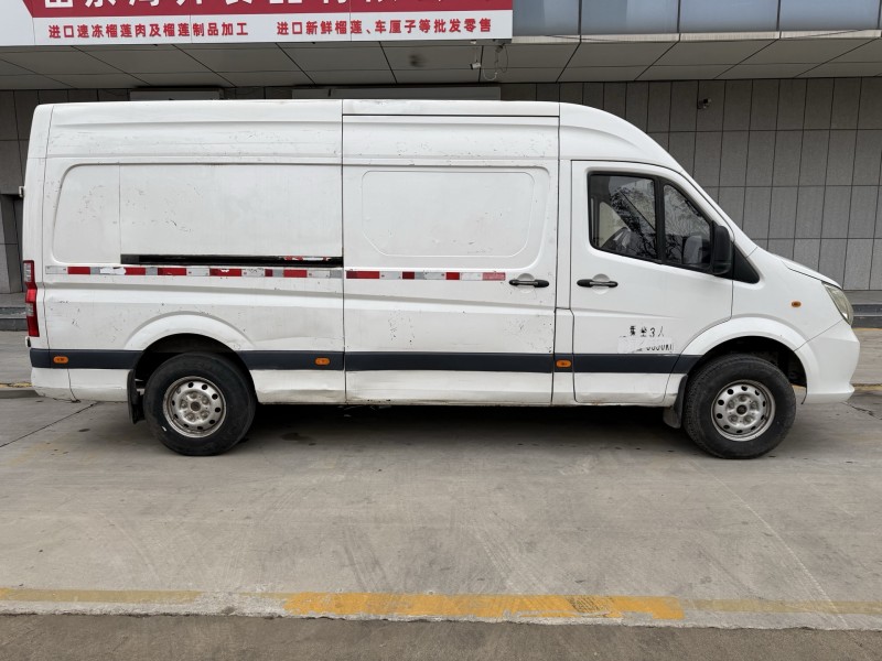 济宁18年福田图雅诺8