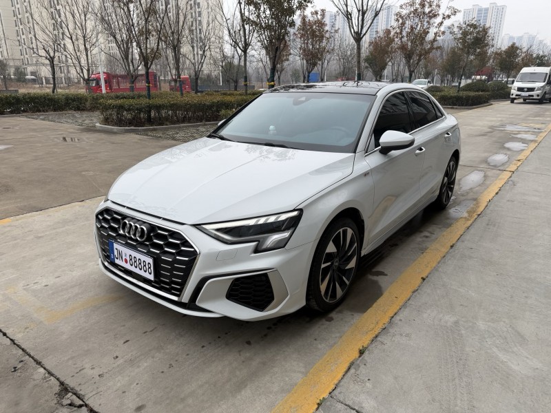 济宁24年奥迪A32