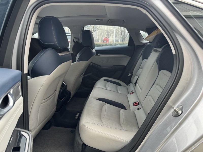 济宁22年吉利星瑞6