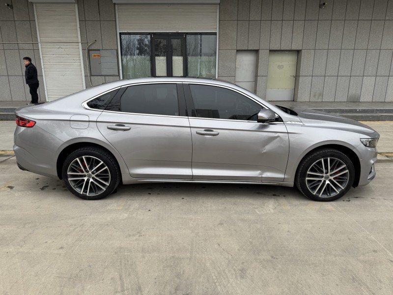 济宁22年吉利星瑞8