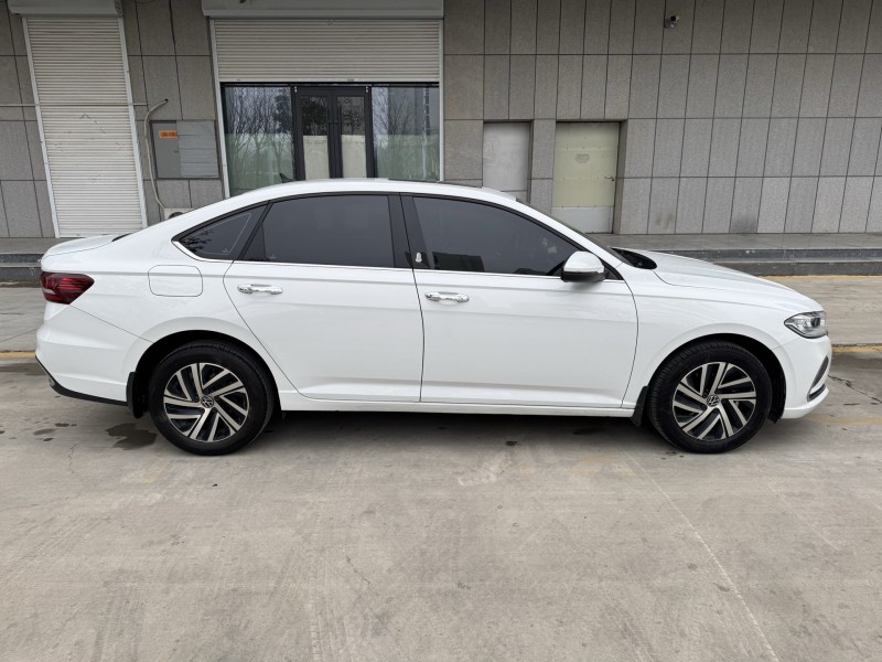 济宁23年大众朗逸8