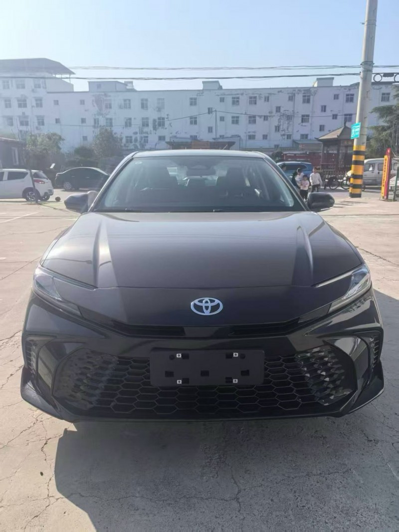 郑州25年丰田凯美瑞1