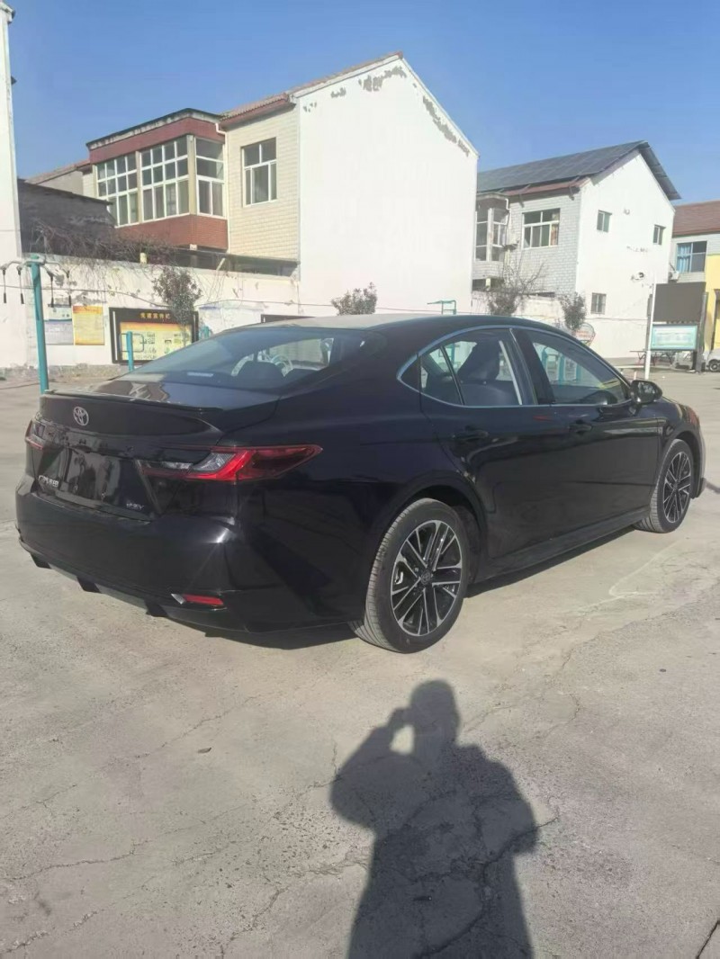 郑州25年丰田凯美瑞3