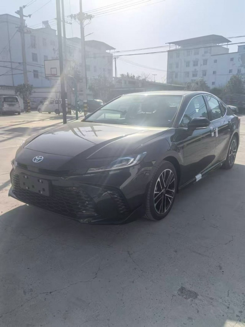 郑州25年丰田凯美瑞7