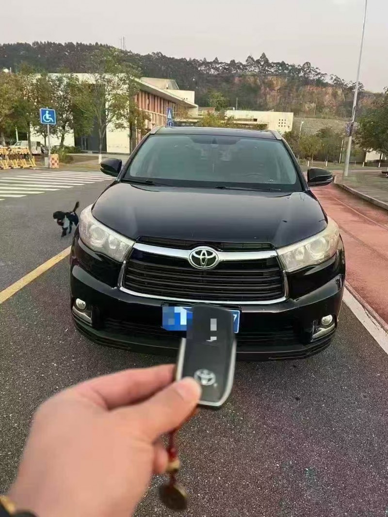 贺州17年丰田汉兰达1