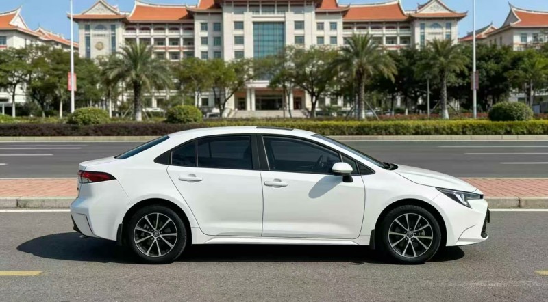 柳州23年丰田雷凌4