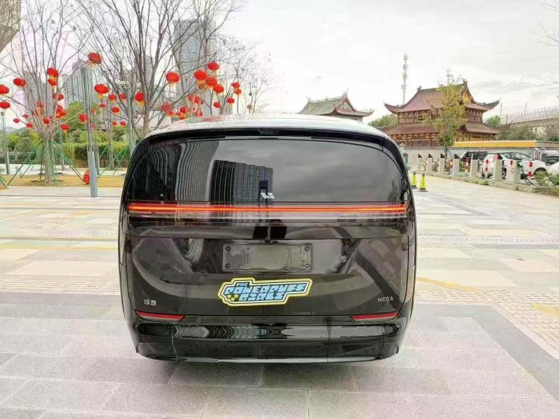 嘉兴25年理想mega8