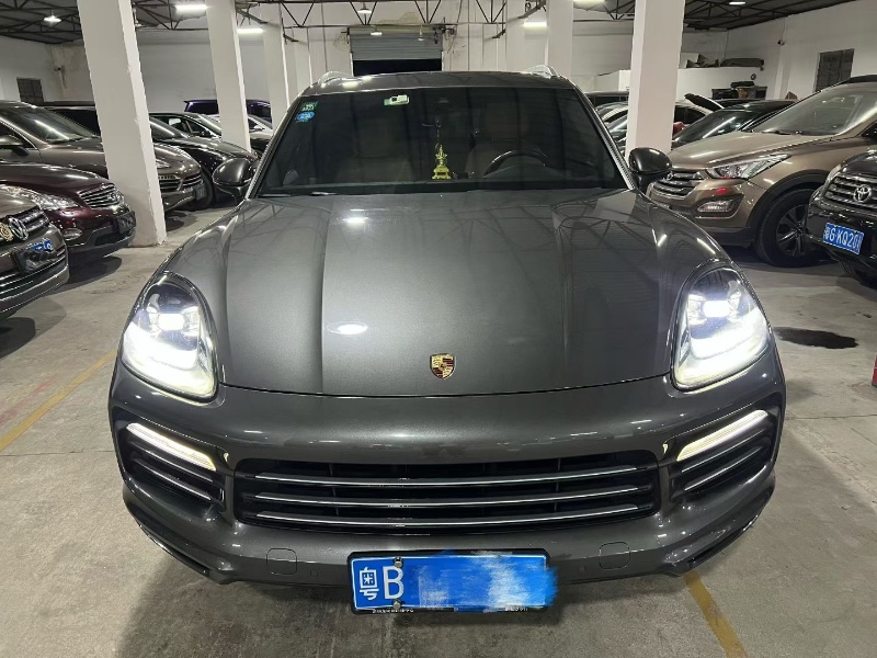 深圳19年保时捷卡宴1