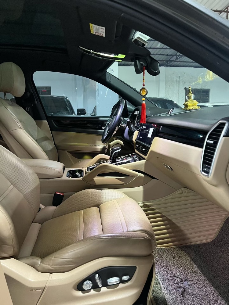 深圳19年保时捷卡宴5