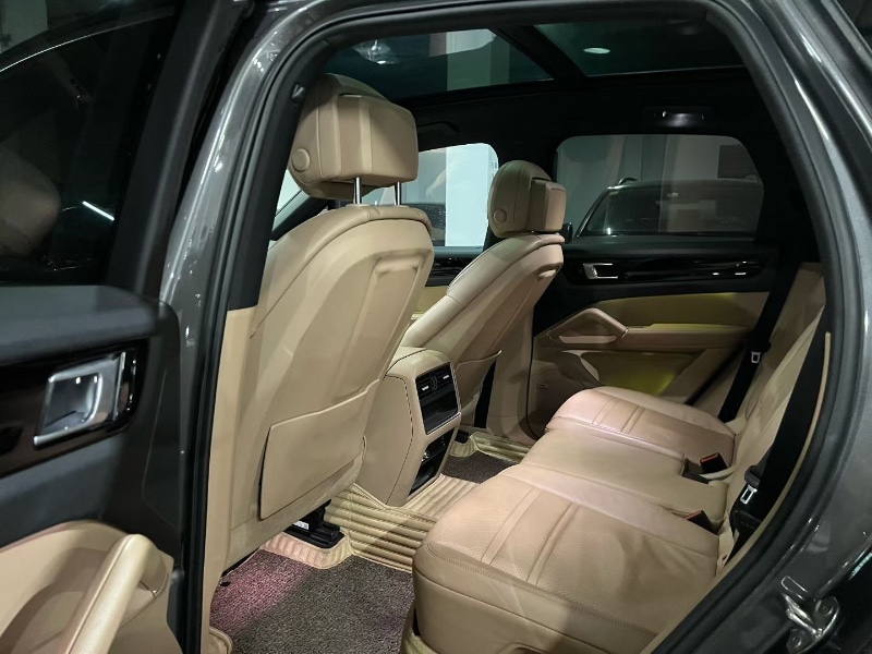 深圳19年保时捷卡宴6