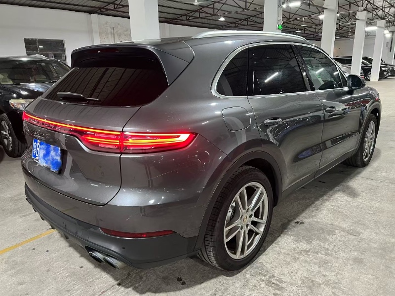 深圳19年保时捷卡宴9