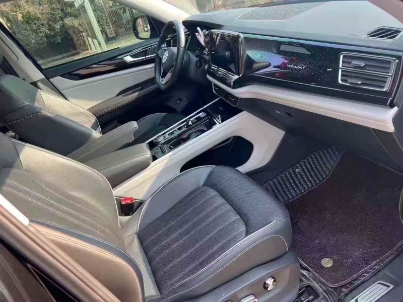 东营22年大众途昂5